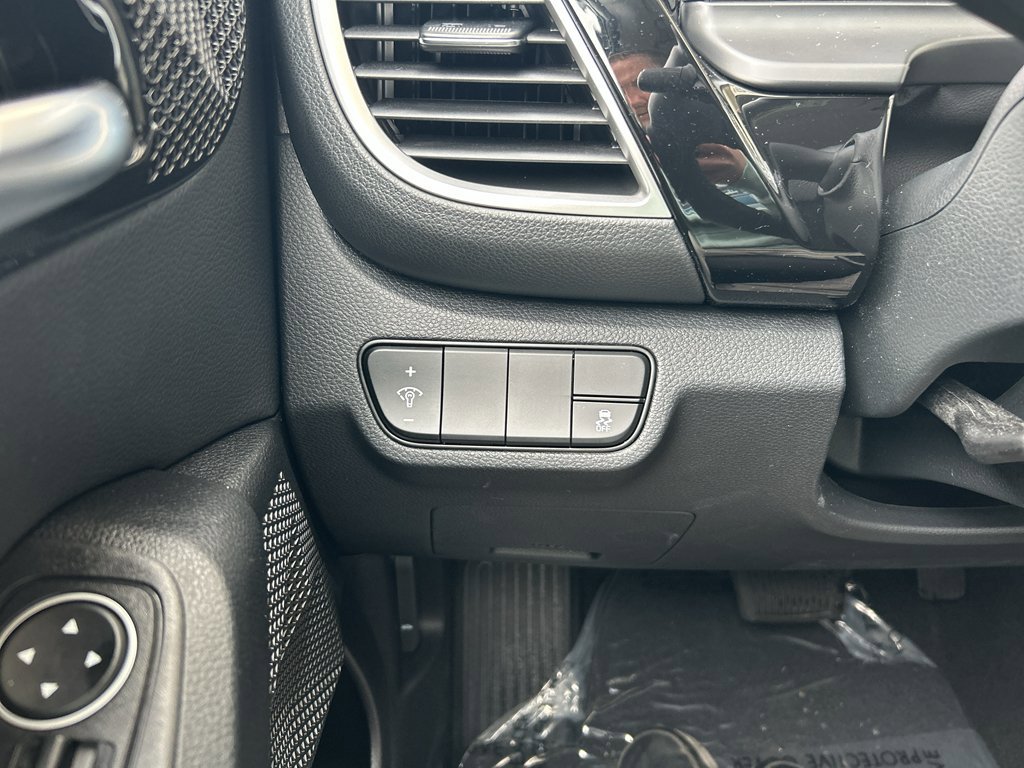 Certified 2025 Kia Seltos X-Line AWD/4WD image 26