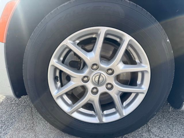 Used 2023 Chrysler Pacifica Touring image 7