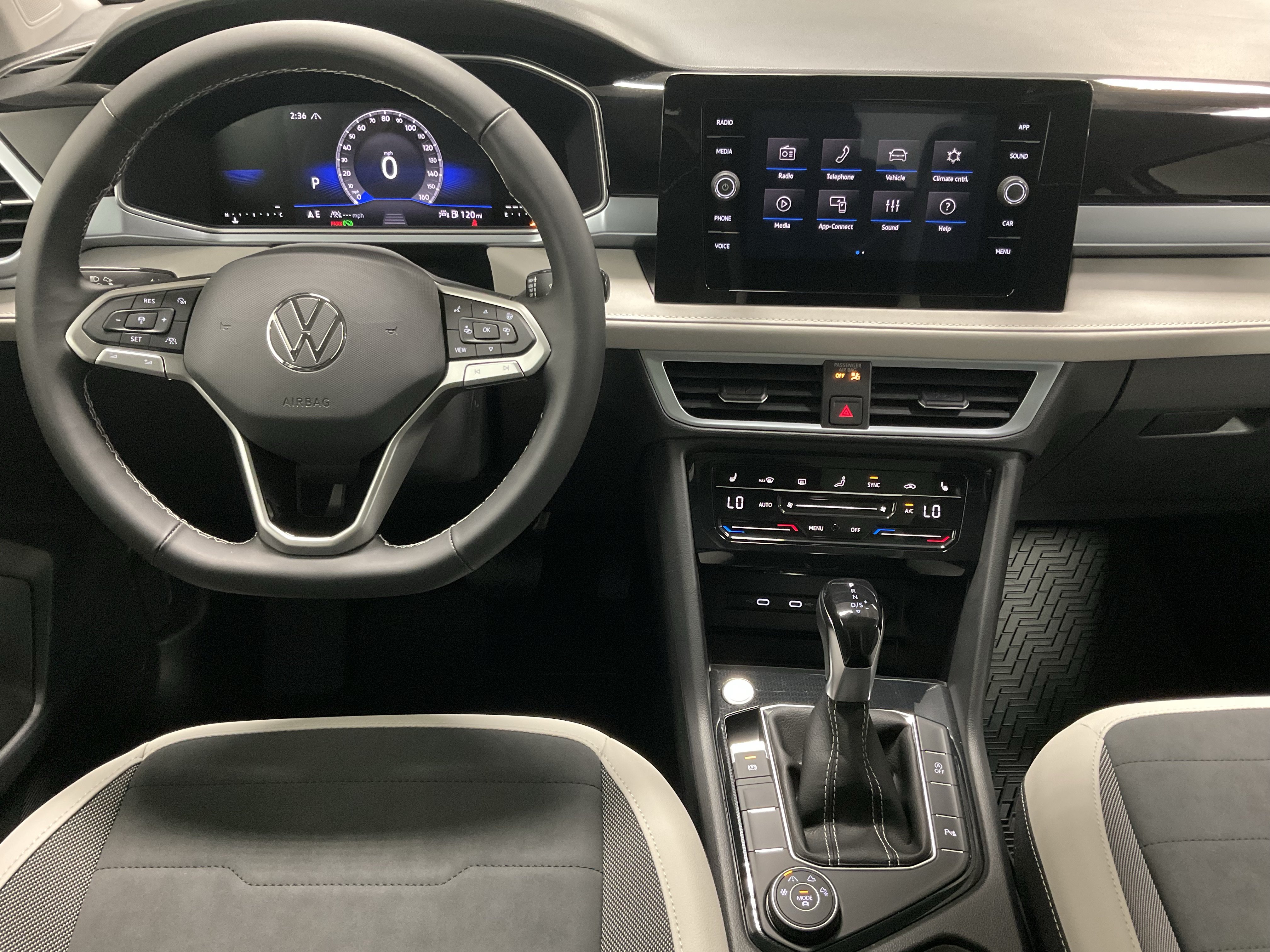 New 2026 Volkswagen Taos SE AWD/4WD image 12