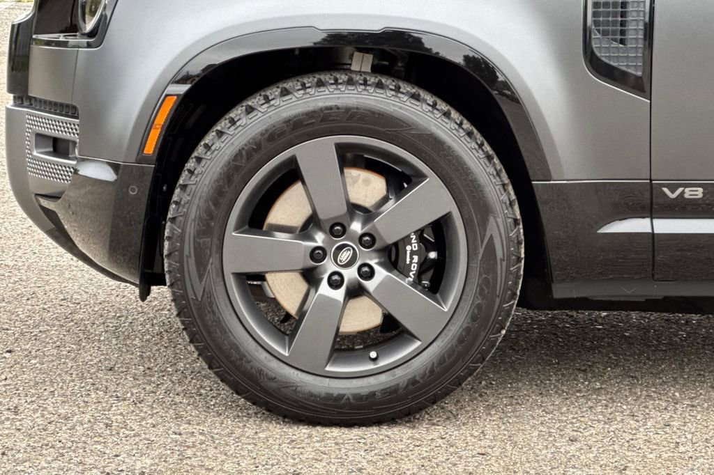 Used 2023 Land Rover Defender 90 V8 image 34