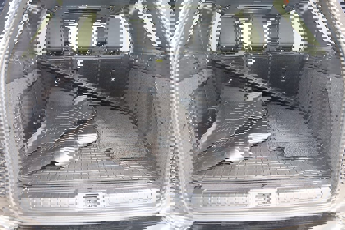 Used 2023 Land Rover Discovery S R-Dynamic image 57