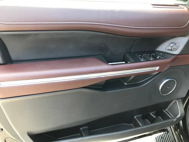 Used 2024 Ford Expedition Limited AWD/4WD image 16