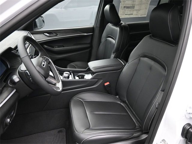 New 2025 Jeep Grand Cherokee L Limited w/ Black Appearance Package image 13