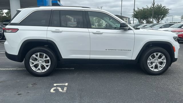Used 2024 Jeep Grand Cherokee Limited RWD image 8