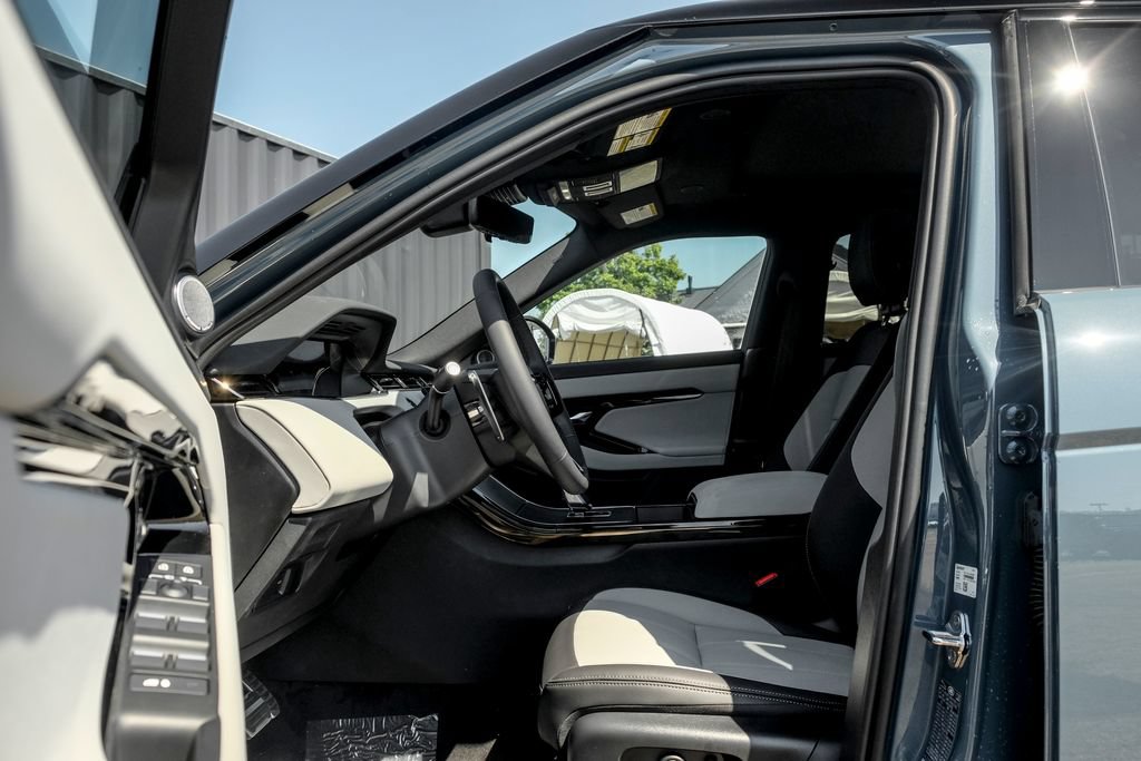New 2026 Land Rover Range Rover Evoque Hoxton AWD/4WD image 10