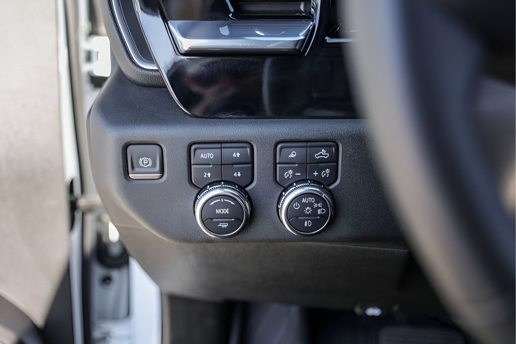 Used 2024 GMC Sierra 1500 Elevation w/ Elevation Premium Package AWD/4WD image 18