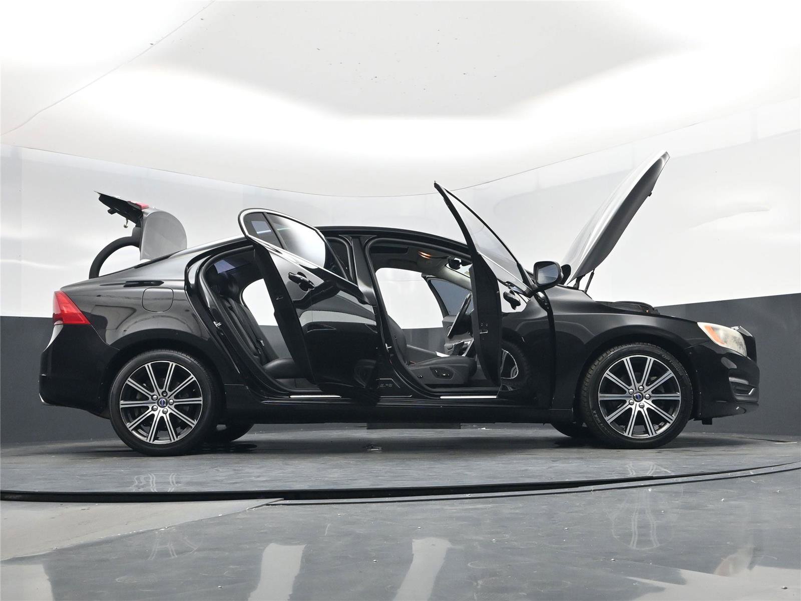 Used 2018 Volvo S60 T5 Inscription image 30