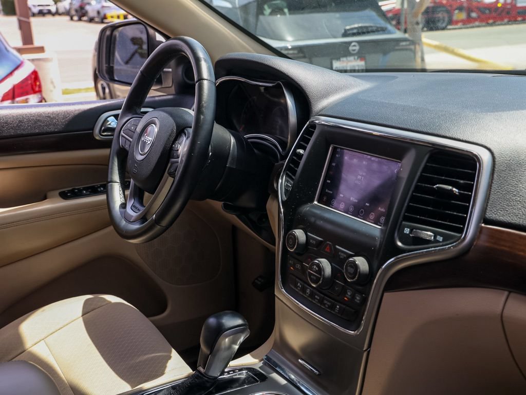 Used 2018 Jeep Grand Cherokee Laredo RWD image 20