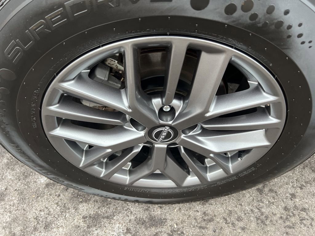 Certified 2023 Nissan Rogue S image 41