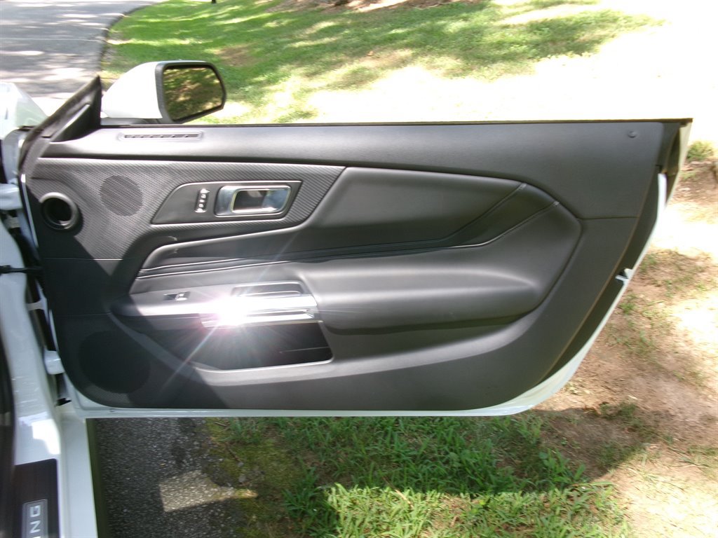 Used 2025 Ford Mustang Premium RWD image 23