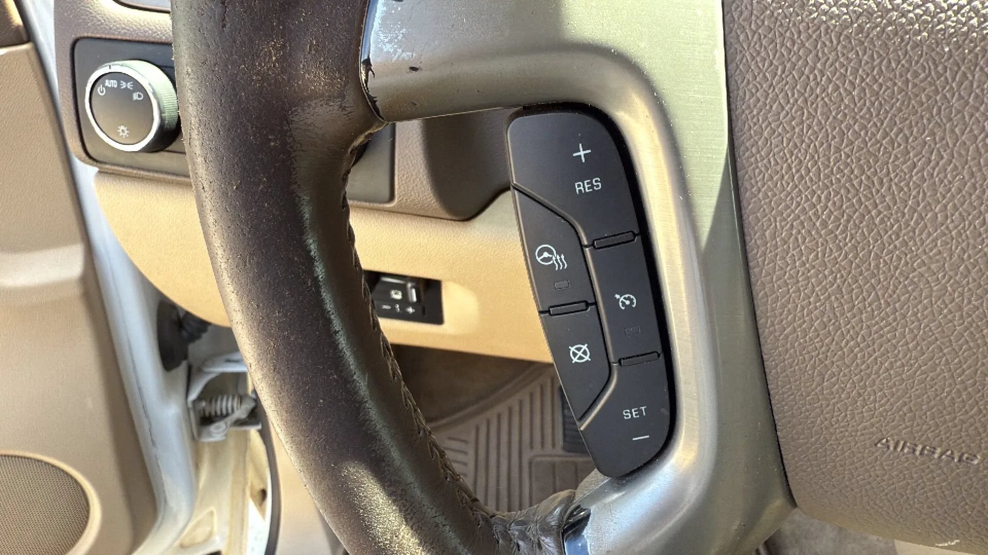 Used 2014 Chevrolet Suburban LTZ AWD/4WD image 39