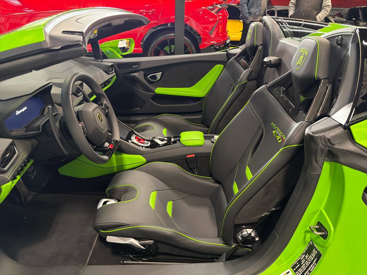 Used 2024 Lamborghini Huracan EVO AWD/4WD image 15