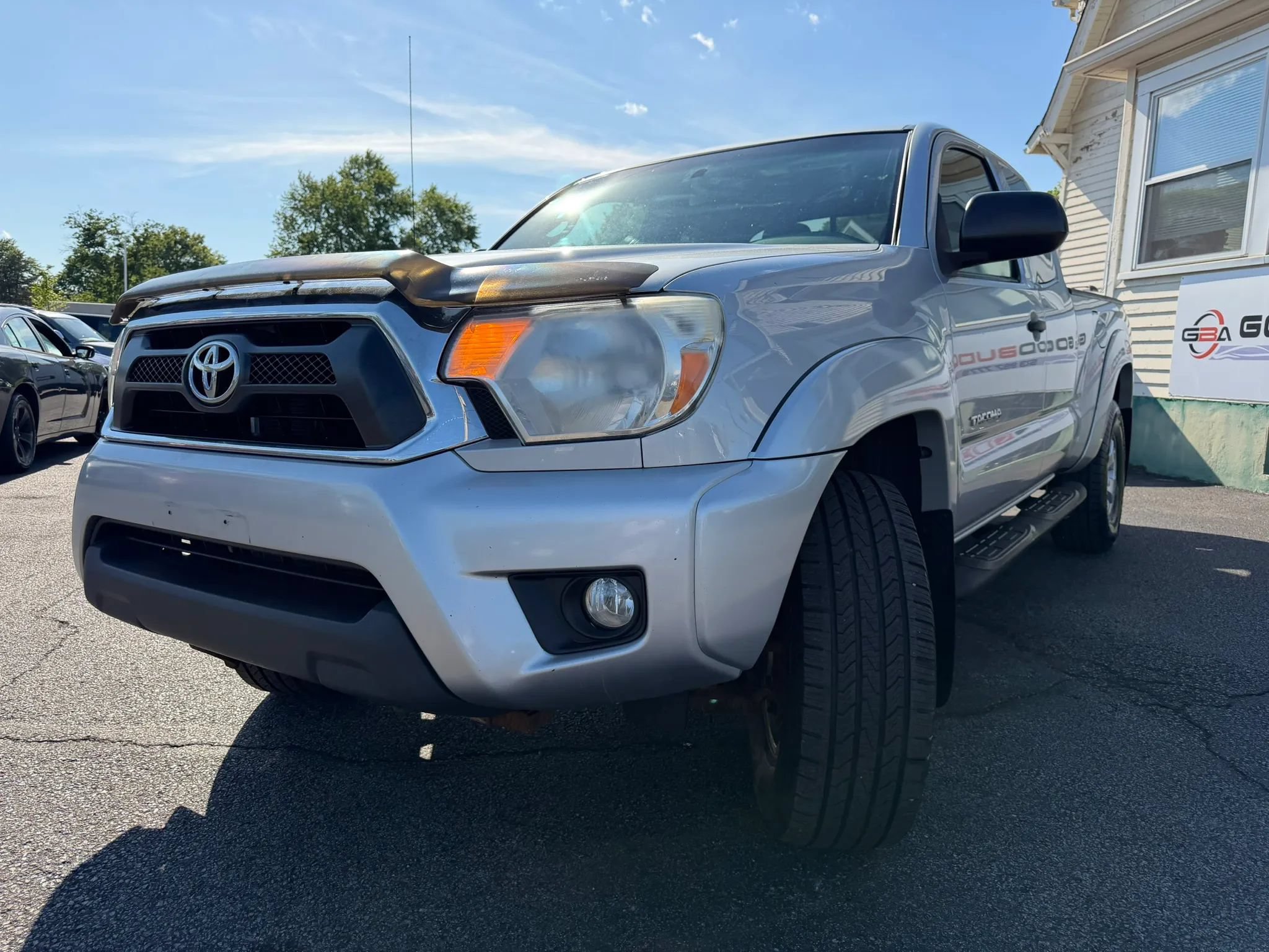 Used 2012 Toyota Tacoma 4x4 Access Cab V6 w/ TRD Off-Road Pkg image 9