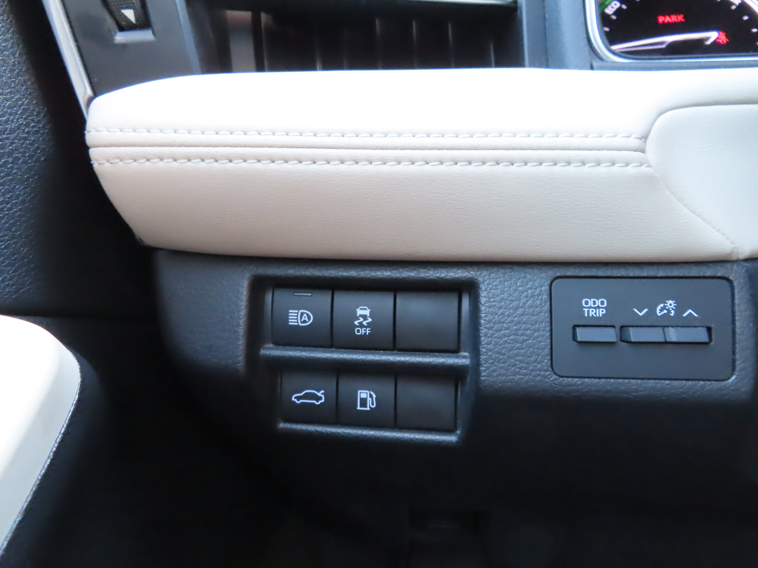Used 2021 Toyota Avalon XLE image 18