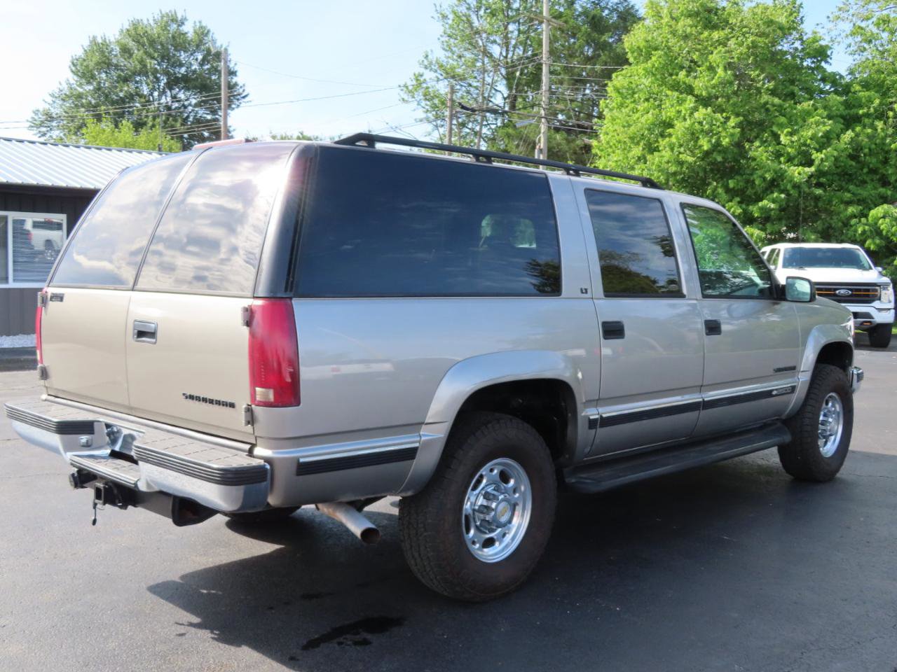 Used 1999 Chevrolet Suburban 2500 w/ Preferred Equipment Group 3 AWD/4WD image 6