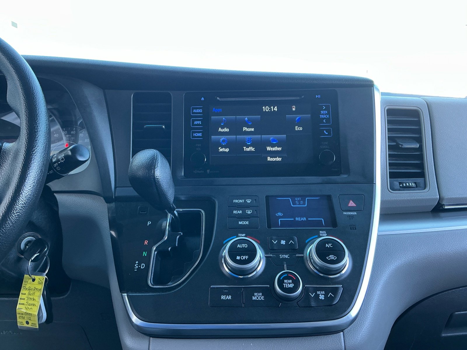 Used 2015 Toyota Sienna LE image 12