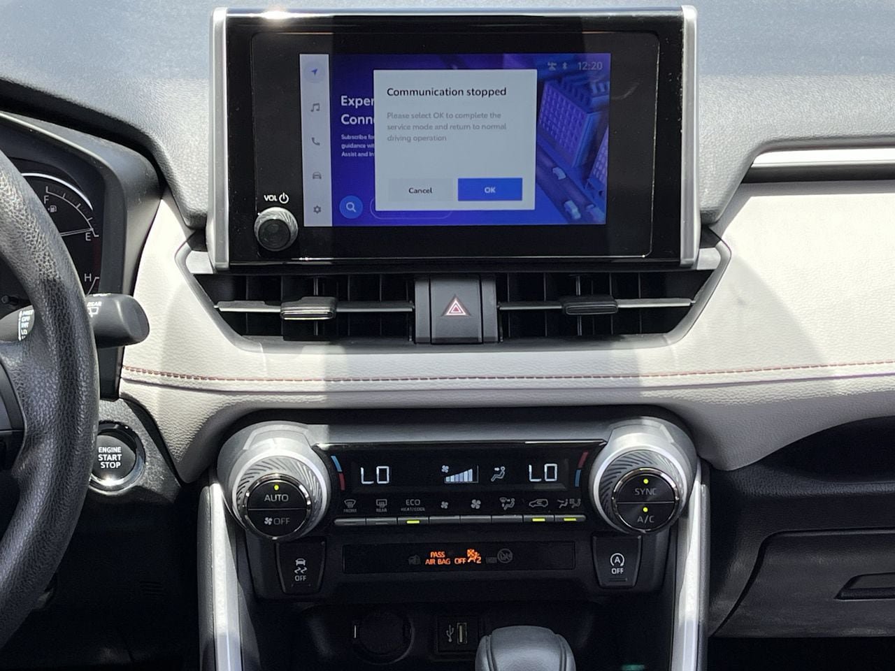 Used 2025 Toyota RAV4 XLE FWD image 15