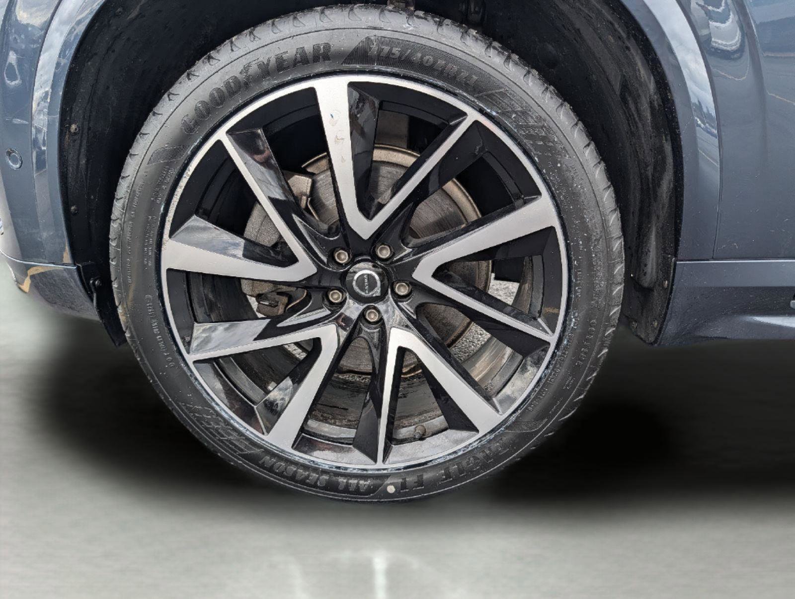 Used 2023 Volvo XC90 B6 Plus w/ Protection Package image 8