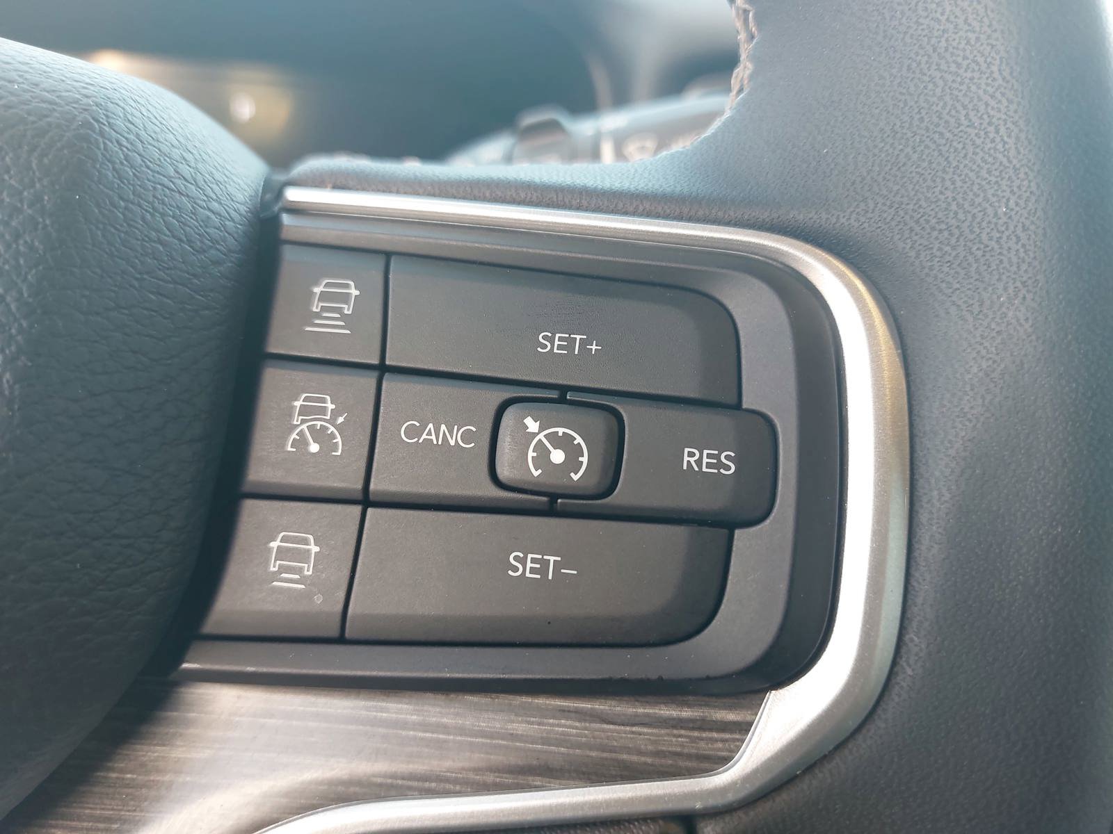 Used 2024 Jeep Wagoneer L Series II image 19