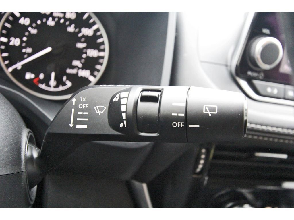 Used 2022 Nissan Rogue SV image 12