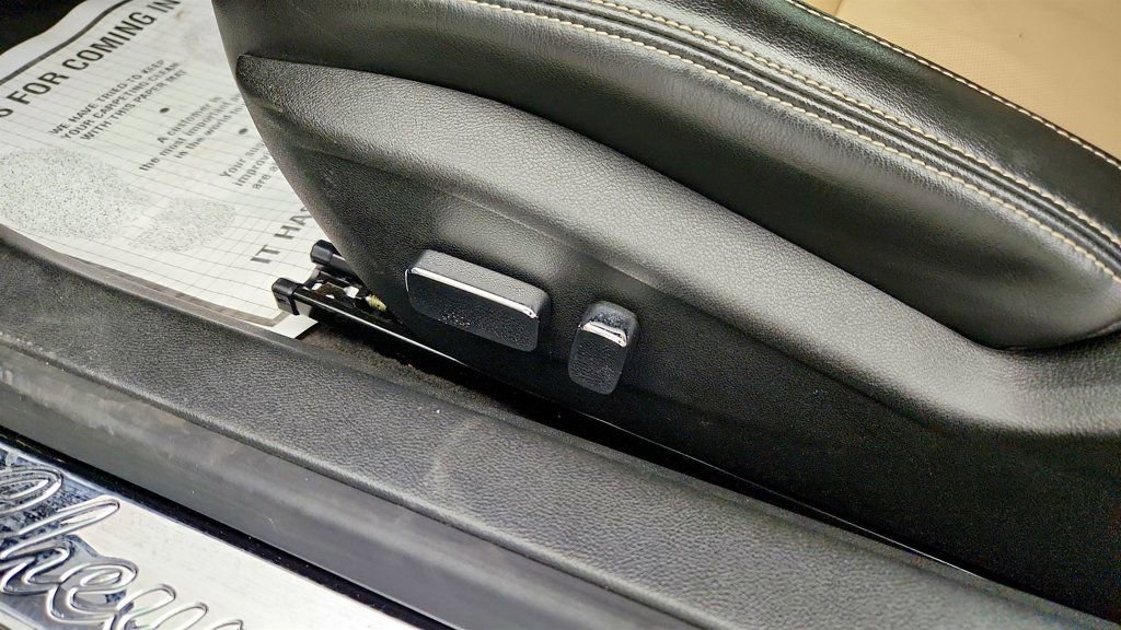 Used 2010 Chevrolet Camaro SS w/ RS Package image 12