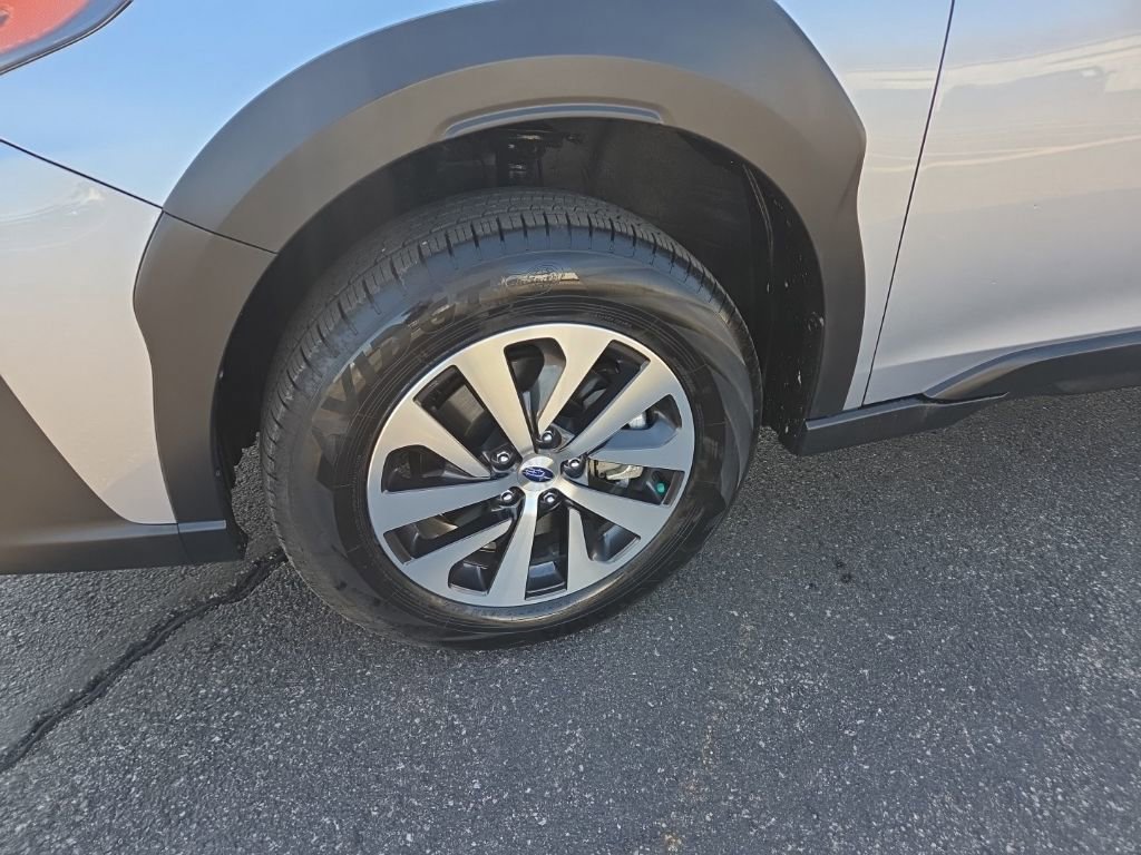 Certified 2025 Subaru Outback Premium image 9