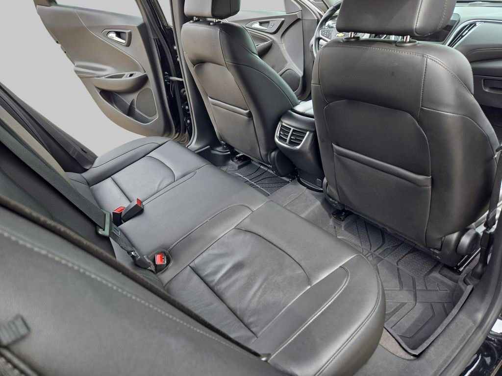 Used 2020 Chevrolet Malibu LT w/ Leather Package image 12