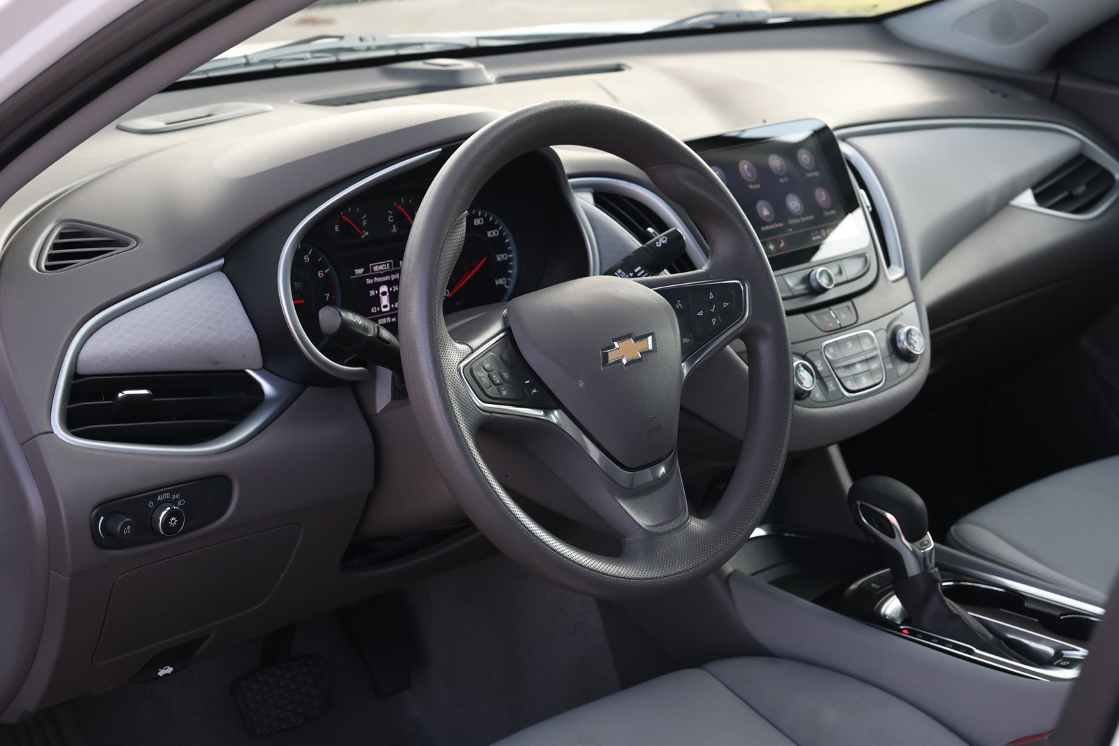 Used 2024 Chevrolet Malibu LT FWD image 13