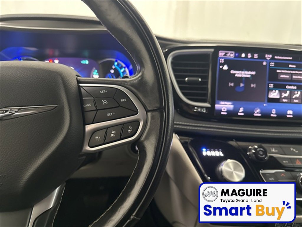 Used 2022 Chrysler Pacifica Touring-L image 8