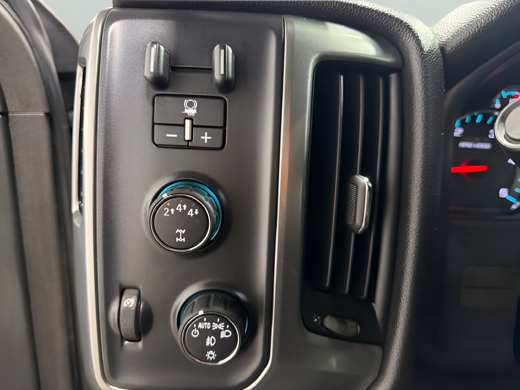 Used 2017 Chevrolet Silverado 2500 LT w/ LT Convenience Package AWD/4WD image 19