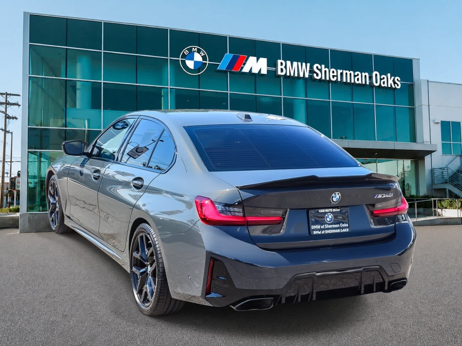 Used 2025 BMW M340i w/ Premium Package RWD image 6