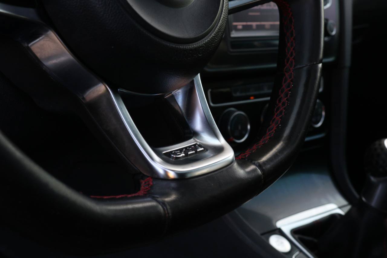 Used 2015 Volkswagen GTI SE w/ Lighting Package (SEL) FWD image 26