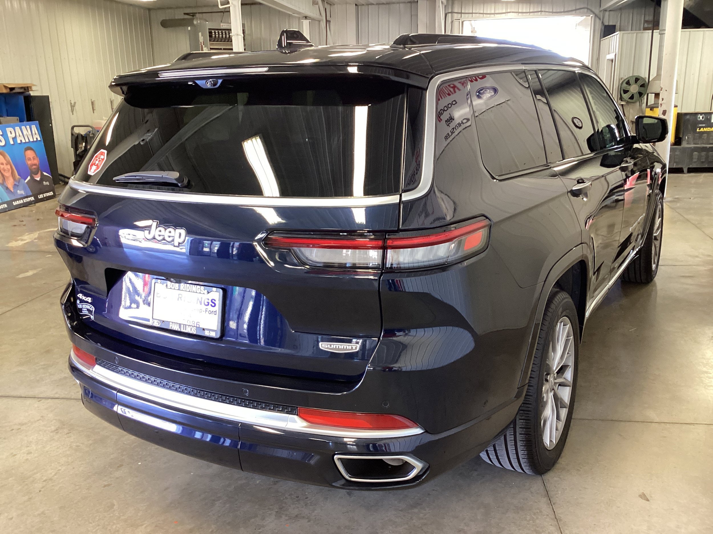 Used 2024 Jeep Grand Cherokee L Summit w/ Advanced Protech Group IV AWD/4WD image 7
