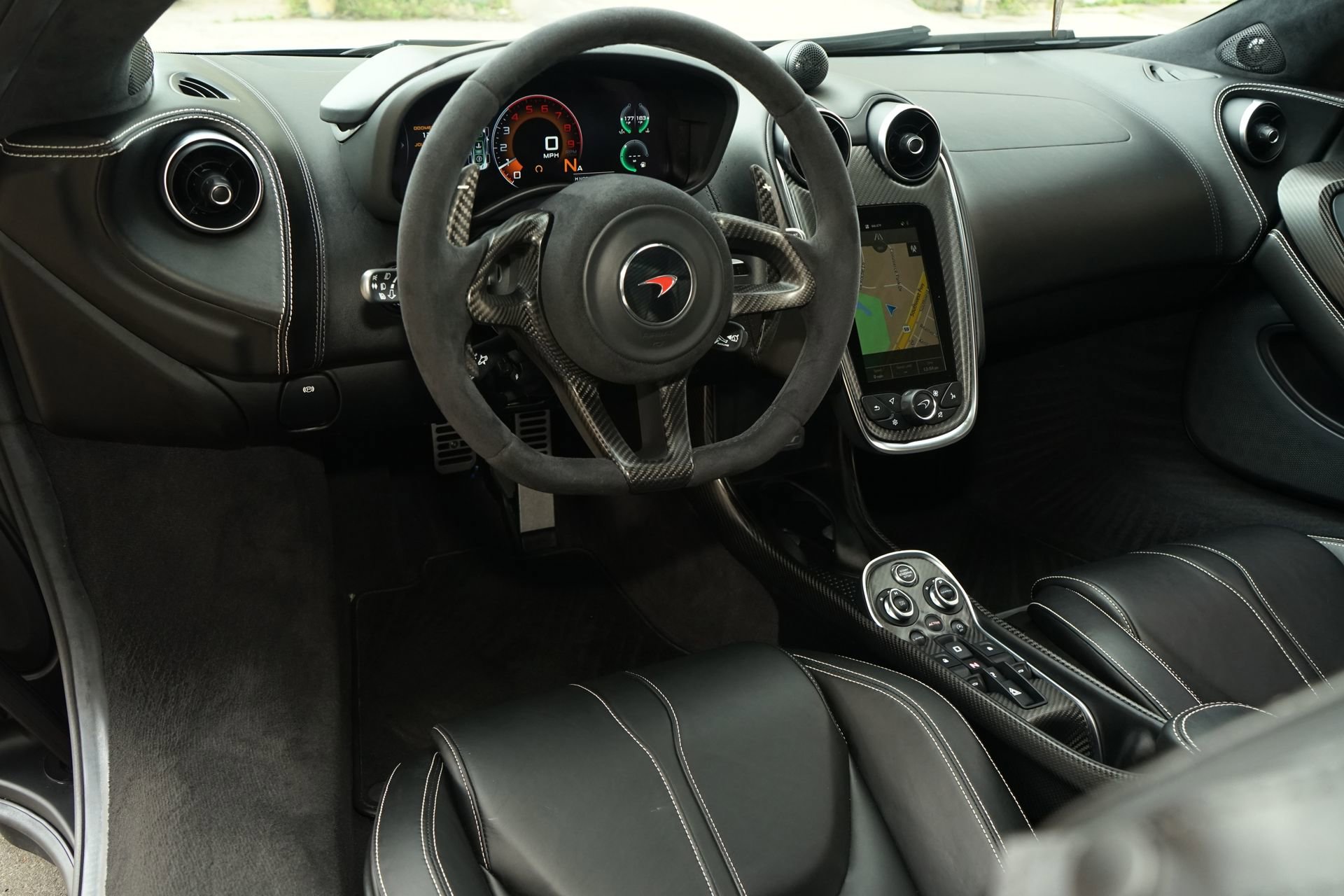 Used 2018 McLaren 570S image 11
