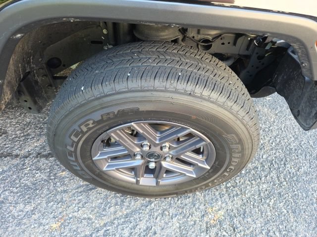 Used 2025 Jeep Gladiator Sport AWD/4WD image 34