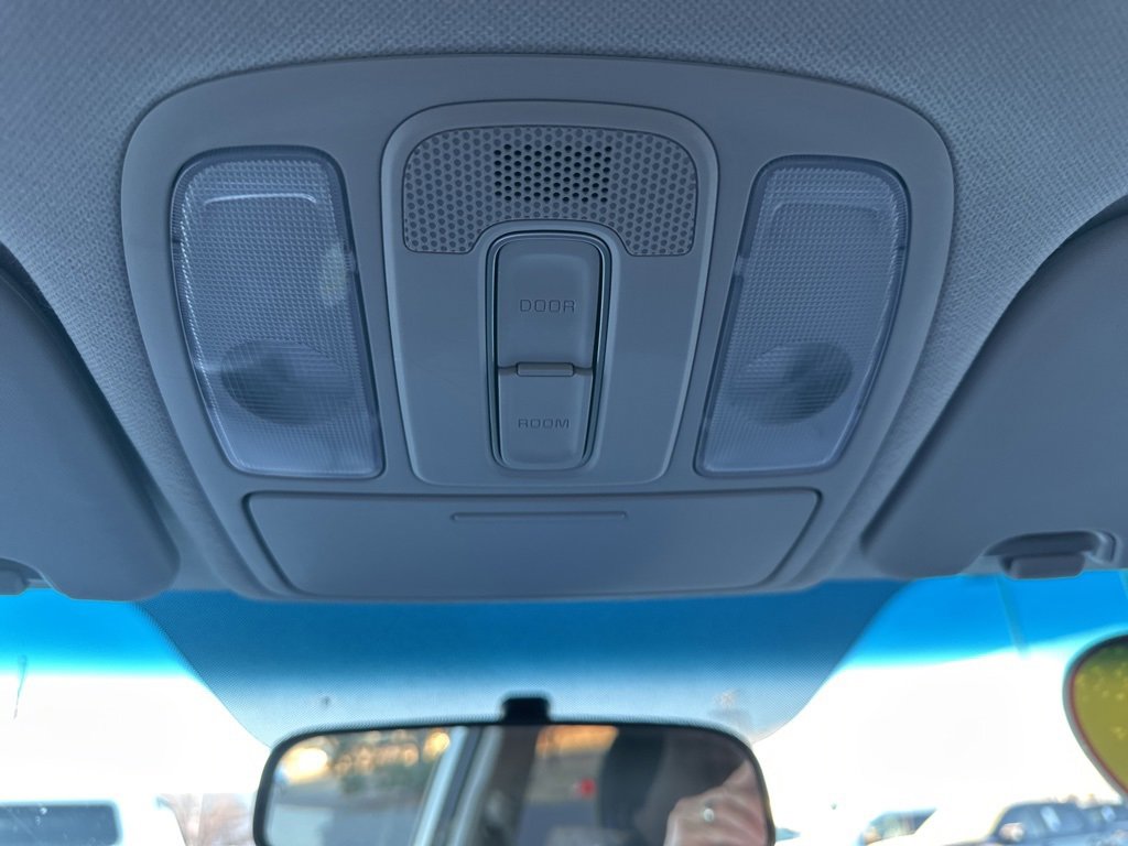 Used 2016 Kia Soul + image 9