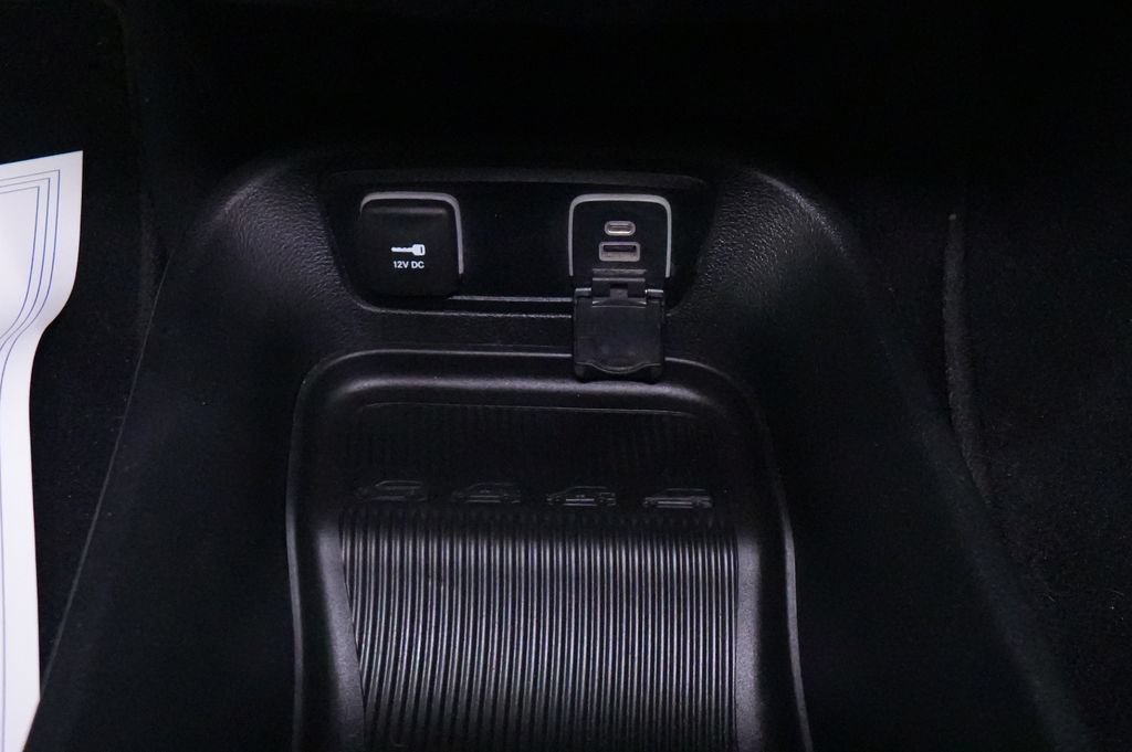 Used 2021 Chrysler Pacifica Touring-L w/ Uconnect Theater Family Group AWD/4WD image 36