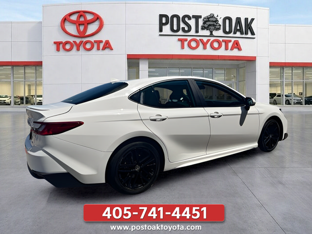 Used 2025 Toyota Camry SE FWD image 8