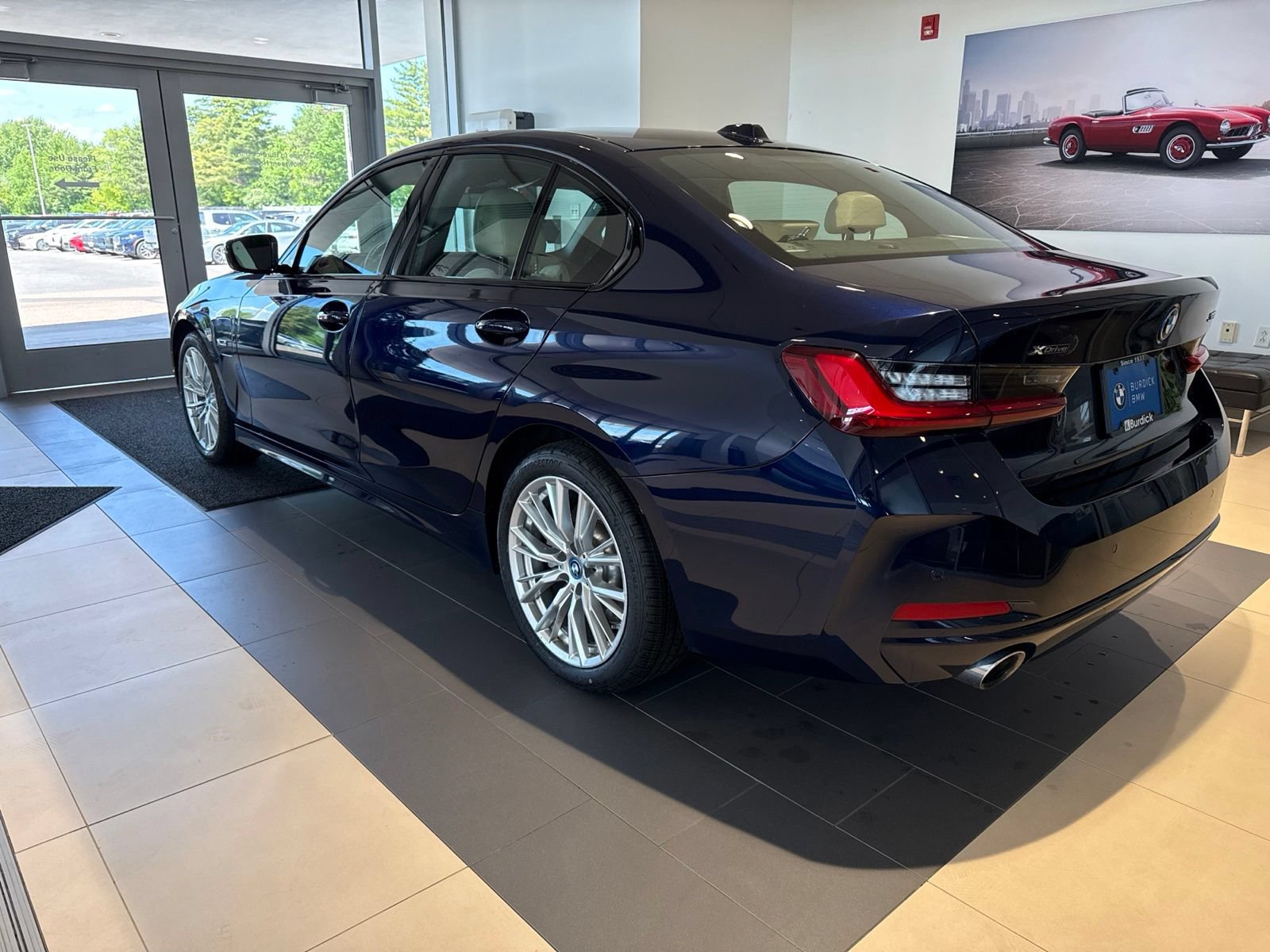 Certified 2023 BMW 330e xDrive w/ Premium Package AWD/4WD image 7