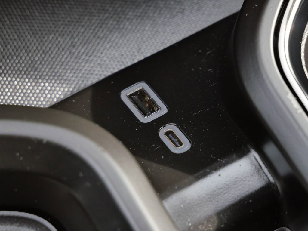 Used 2025 GMC Sierra 2500 AT4 image 48