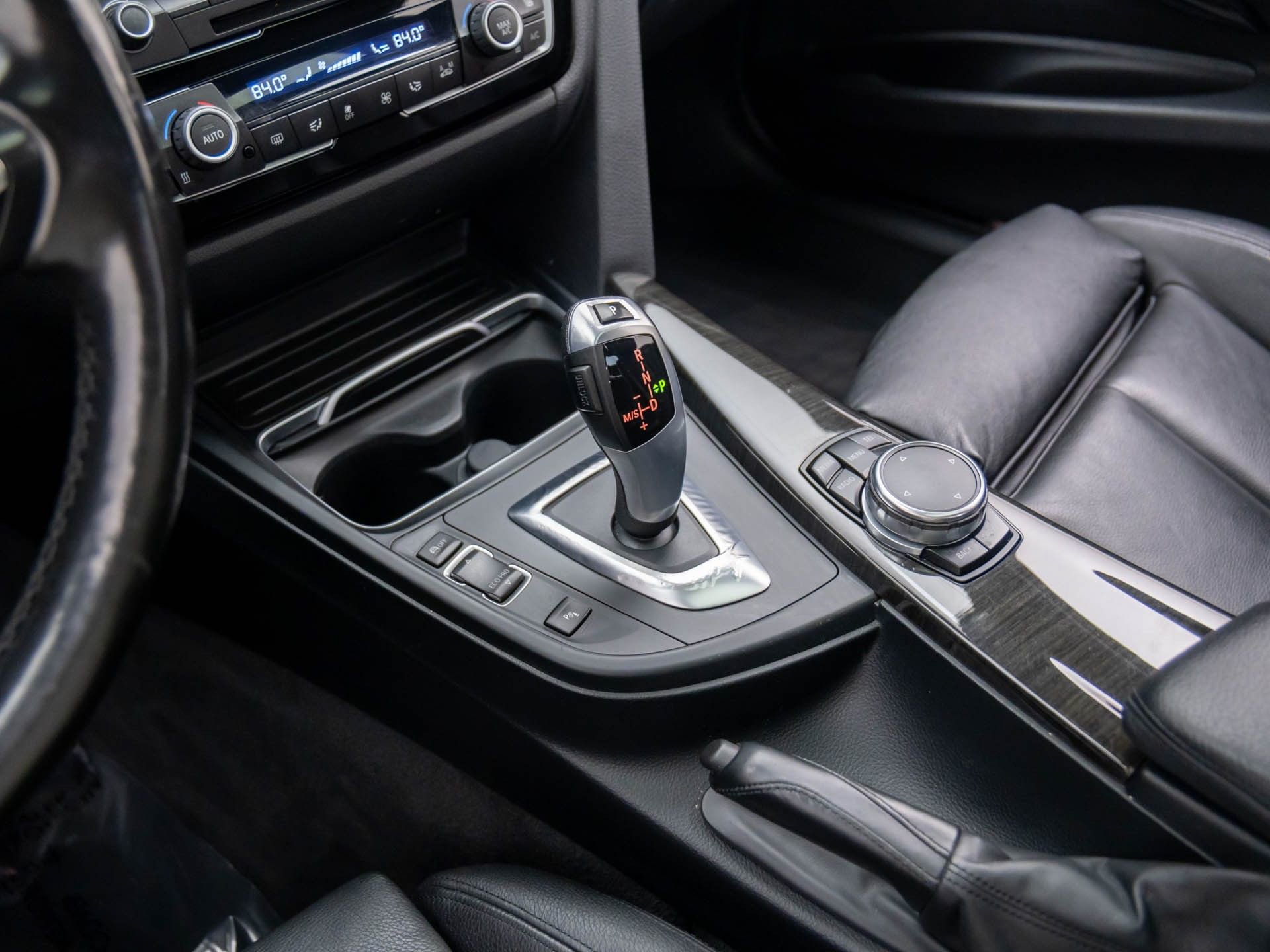 Used 2016 BMW 320i xDrive 320i xDrive image 12