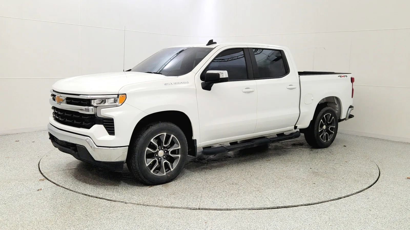 Used 2022 Chevrolet Silverado 1500 LT image 3