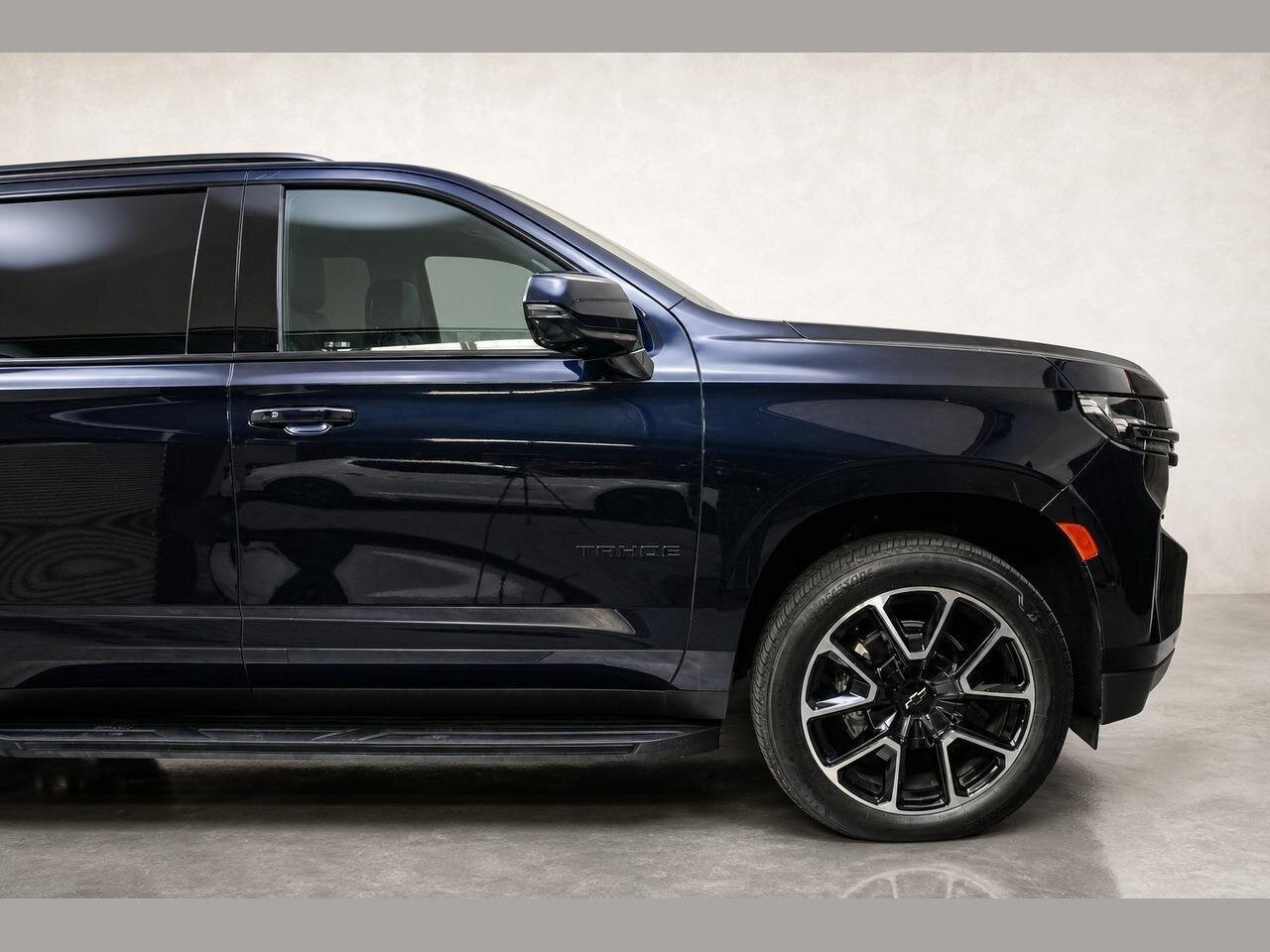 Used 2022 Chevrolet Tahoe RST w/ Luxury Package AWD/4WD image 9