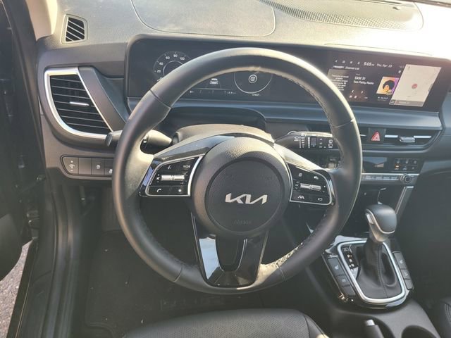 Used 2024 Kia Seltos EX FWD image 30