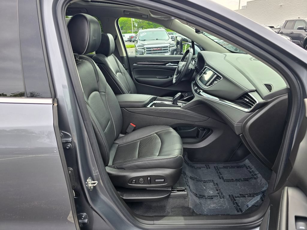 Certified 2021 Buick Enclave Avenir w/ Avenir Technology Package AWD/4WD image 27
