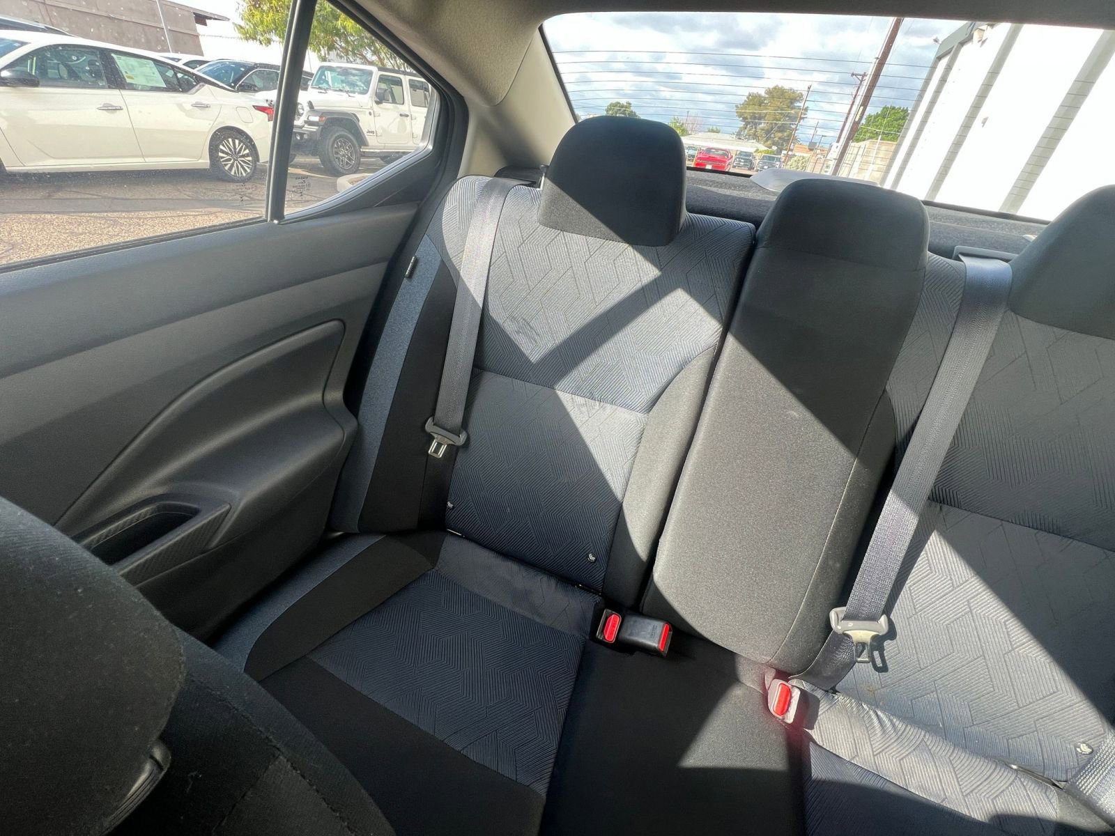 Used 2025 Nissan Versa SV FWD image 39