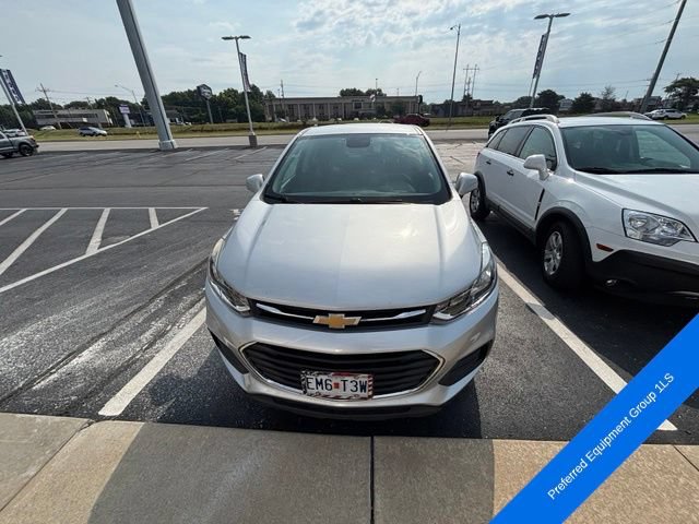 Used 2020 Chevrolet Trax LS w/ Tint and Cruise Package FWD image 2