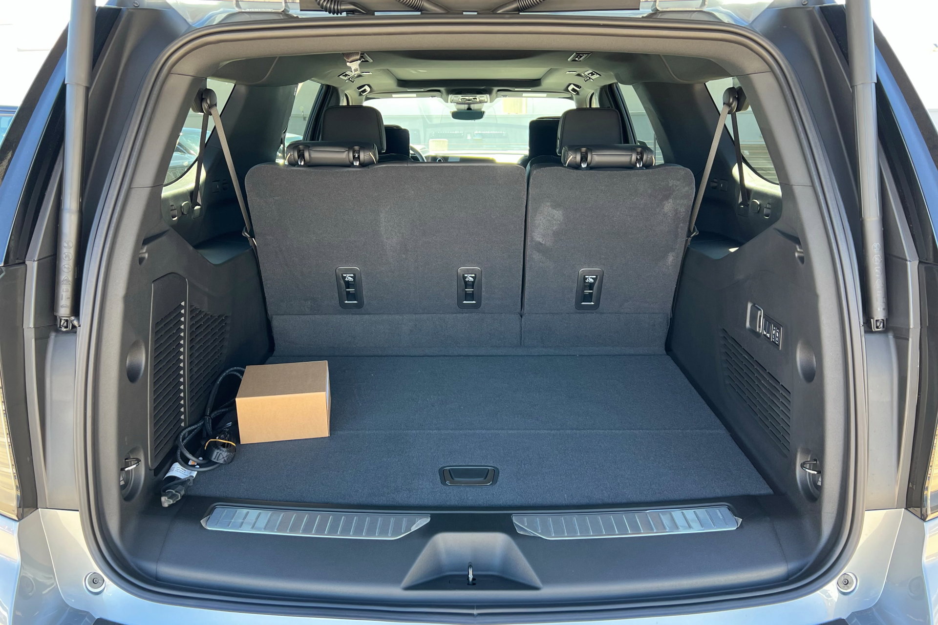 New 2026 Chevrolet Suburban Premier image 24