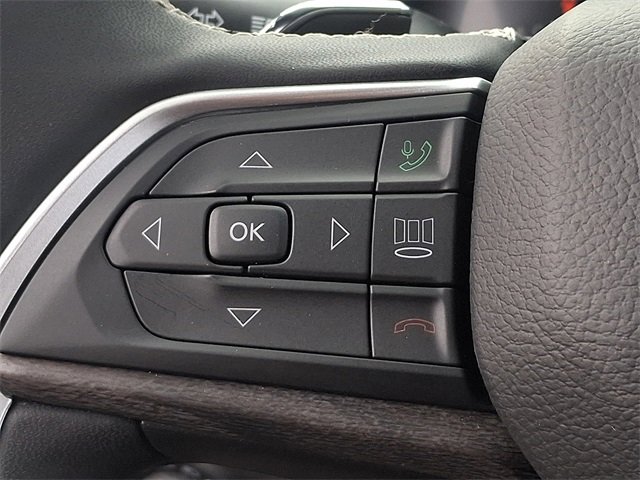 Used 2025 Jeep Grand Cherokee Limited image 21