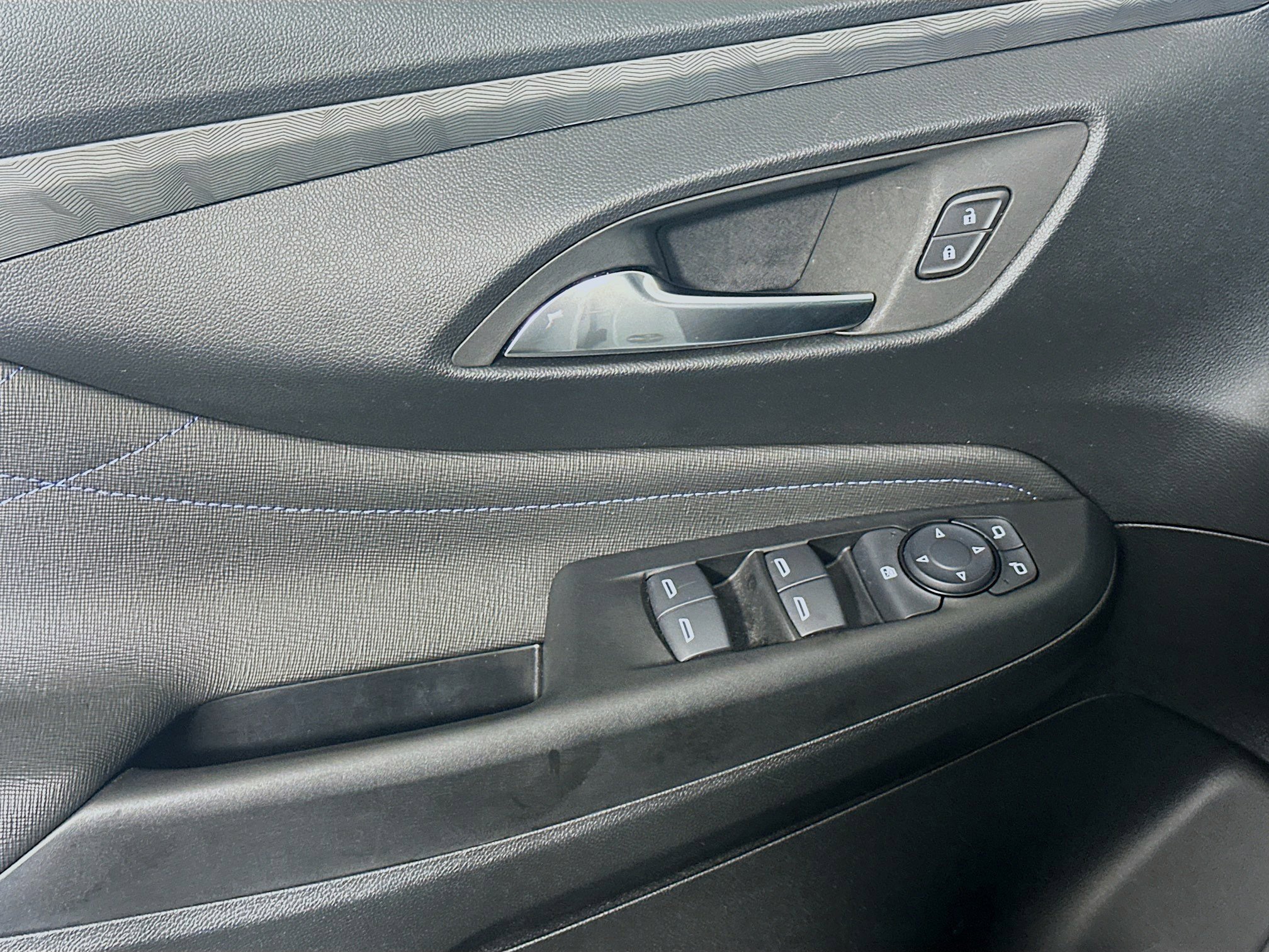 Used 2025 Buick Envista Sport Touring image 15